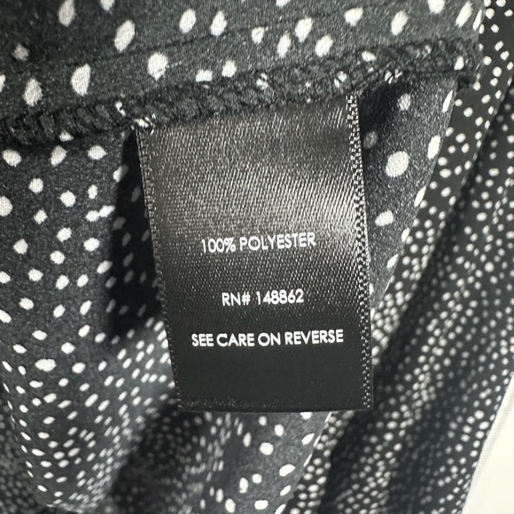 Torrid Black/White Polka Dot Pintuck Button-Front V-Neck Blouse Women’s 3X - Picture 11 of 12